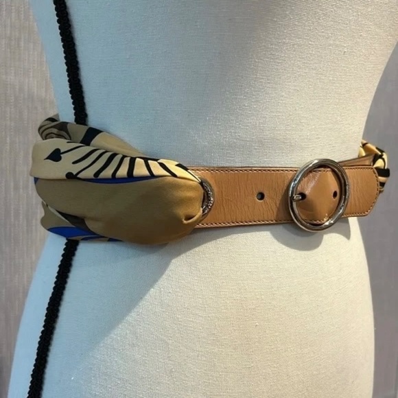 Loewe Belt Buckle for Scarves - Picture 1 of 7